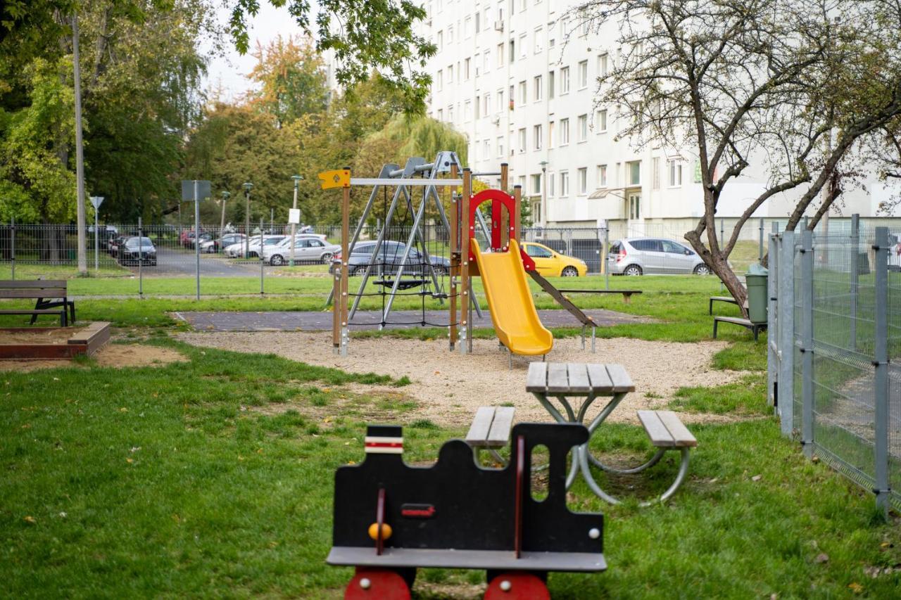 Comfort 14 -- Stylish City Apartment Netflix, Wi-Fi & Parking Miskolc Exteriör bild