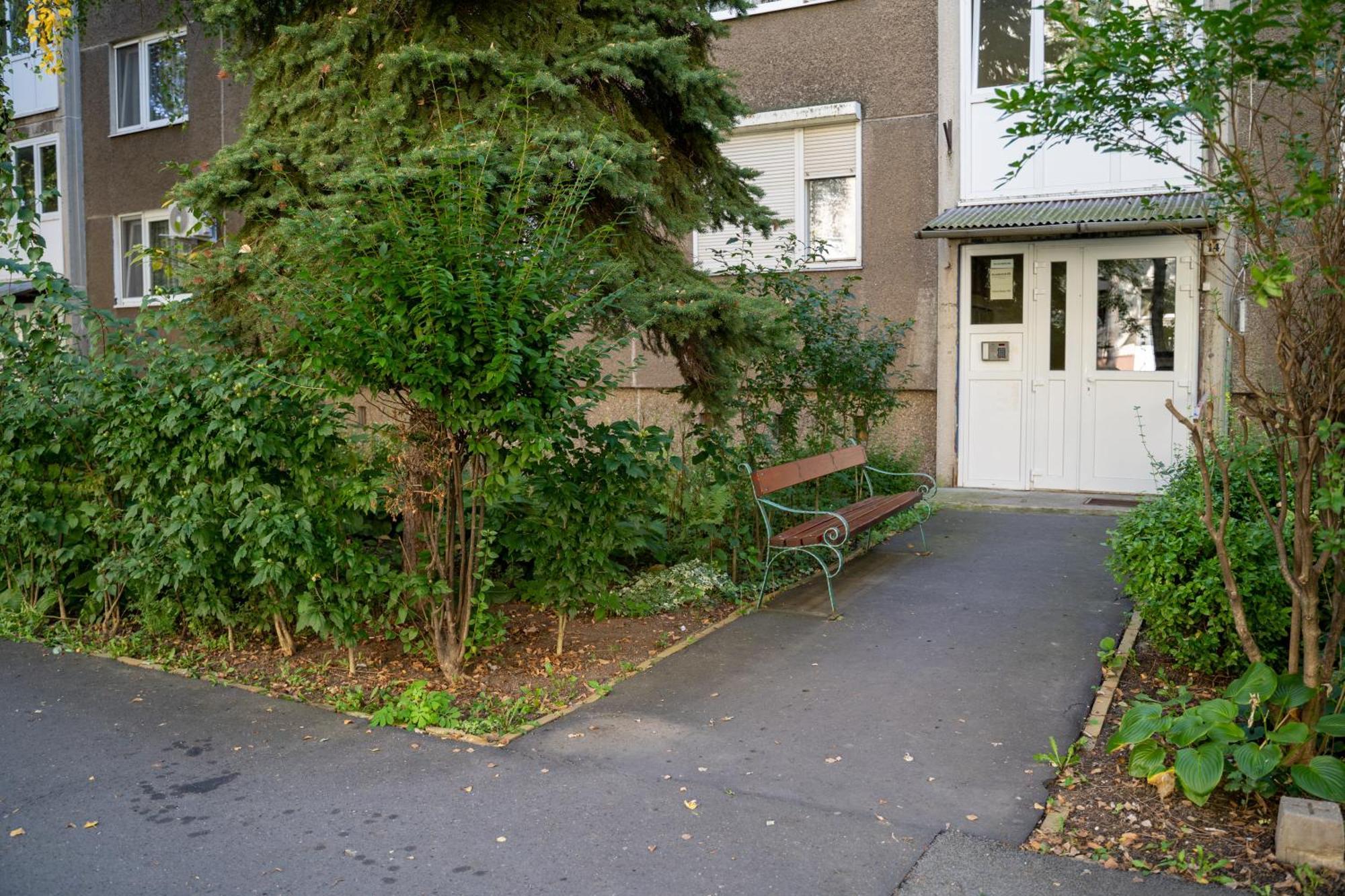 Comfort 14 -- Stylish City Apartment Netflix, Wi-Fi & Parking Miskolc Exteriör bild